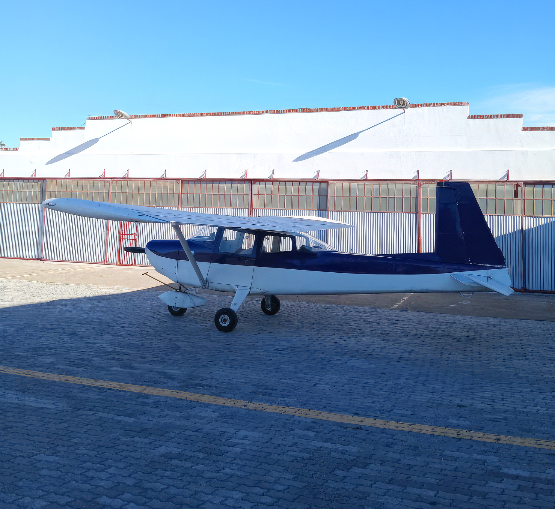 North American Rockwell Darter Commander AC10 en plataforma