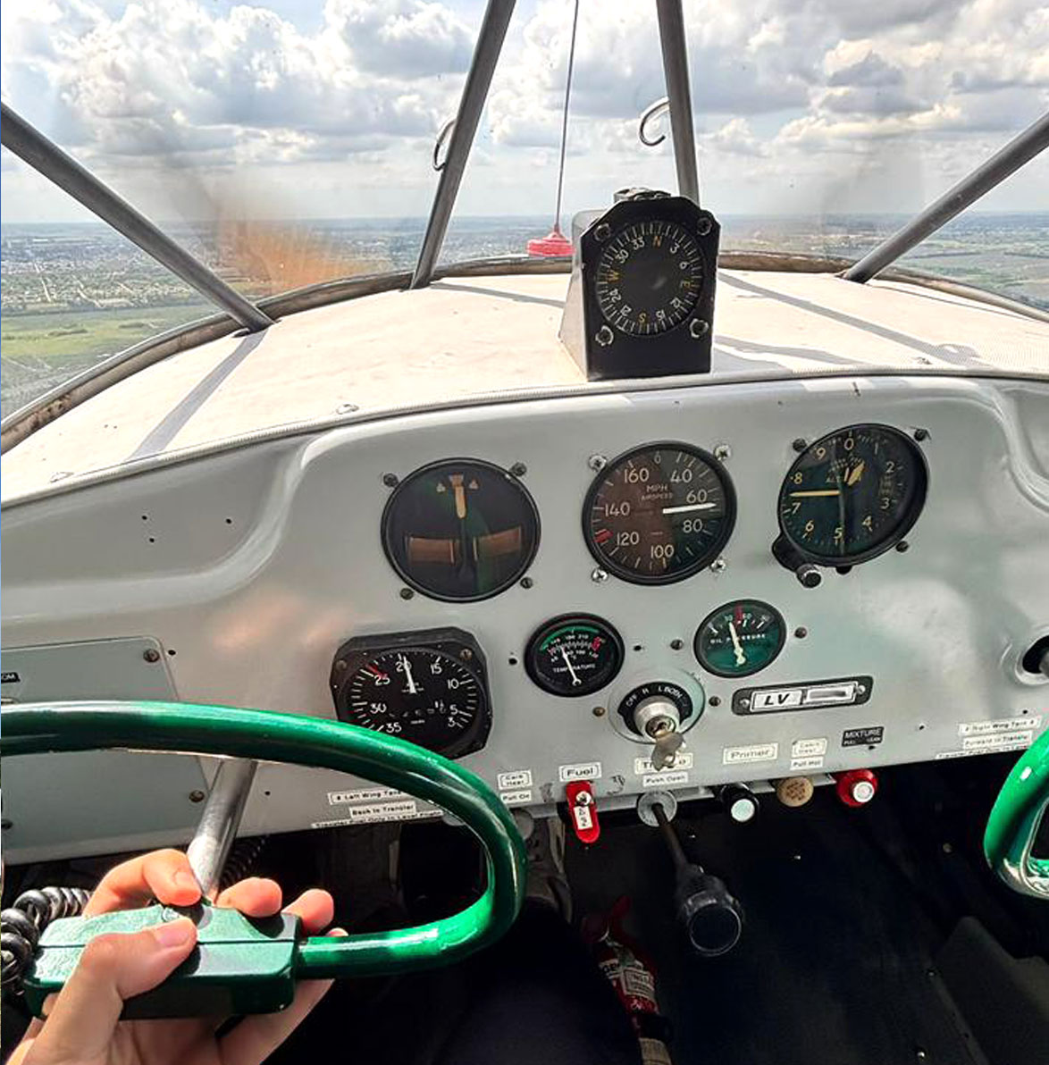 taylorcraft 65hp tren convencional cabina (4)