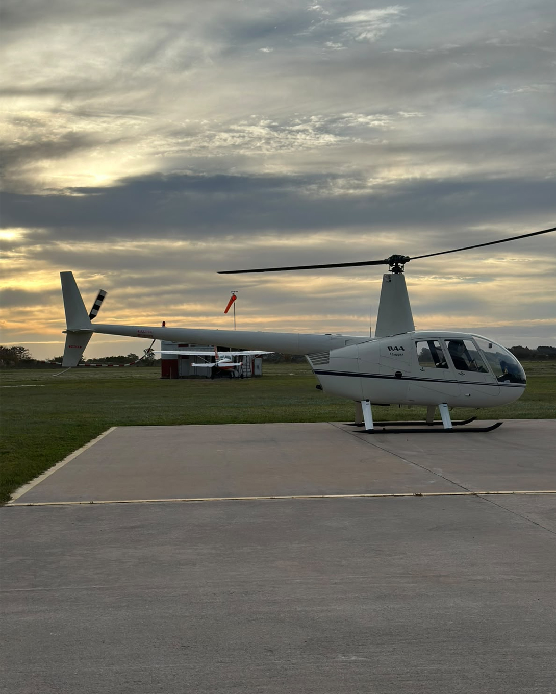 Robinson Raven R44
