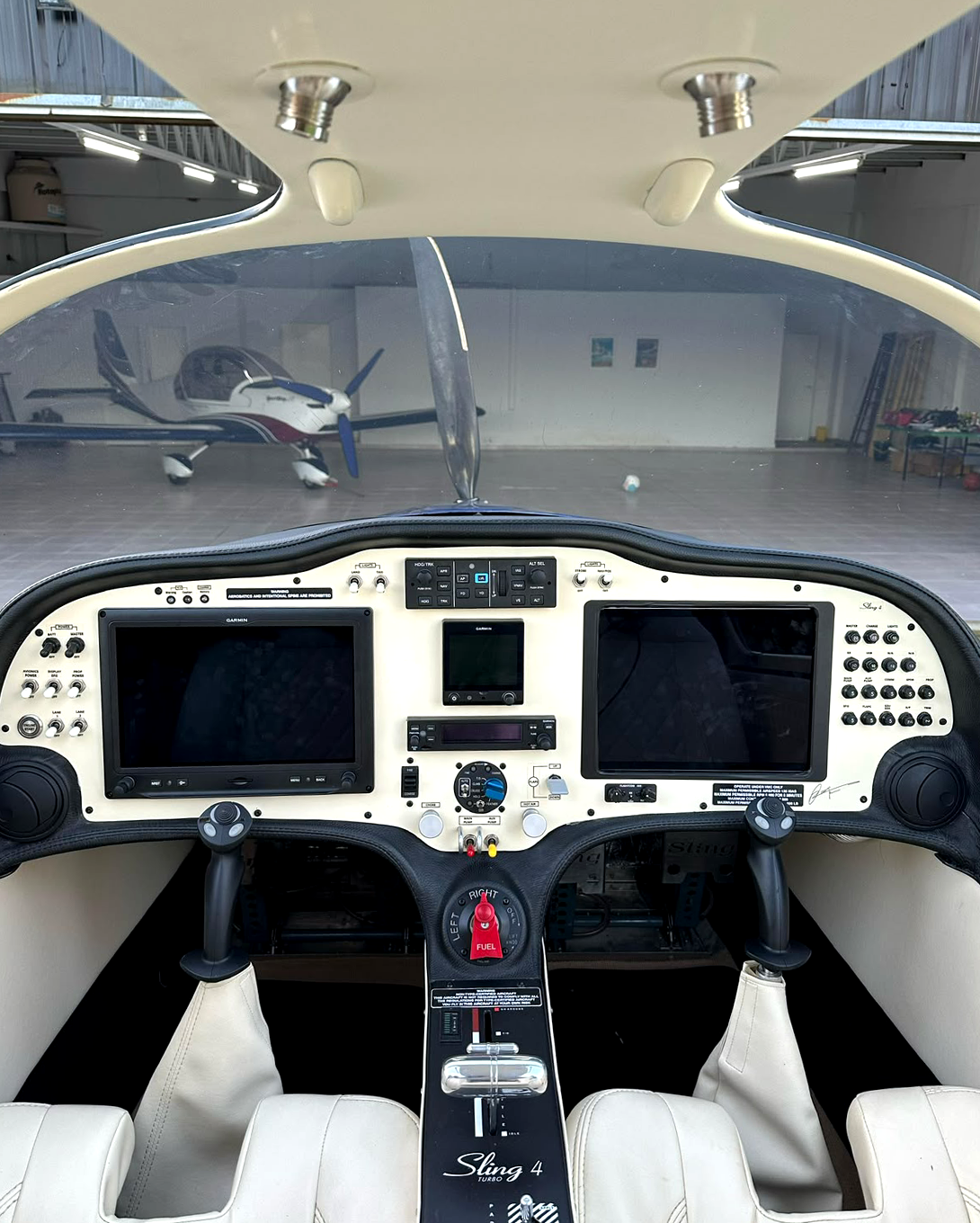 sling-4-rotax-914-turbo-interior